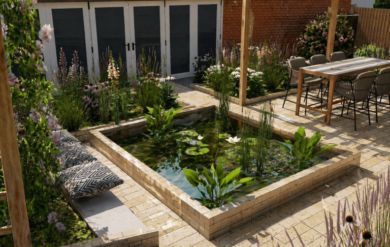 Kleine tuin met vijver, eethoek en planten. Een moderne tuin met een vijver, planten en een houten tafel met stoelen.